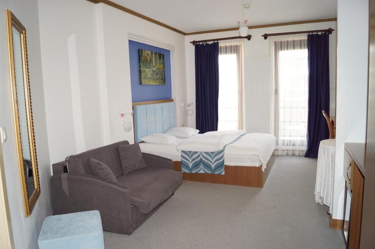 Deluxe Room,1061600761:JPEG