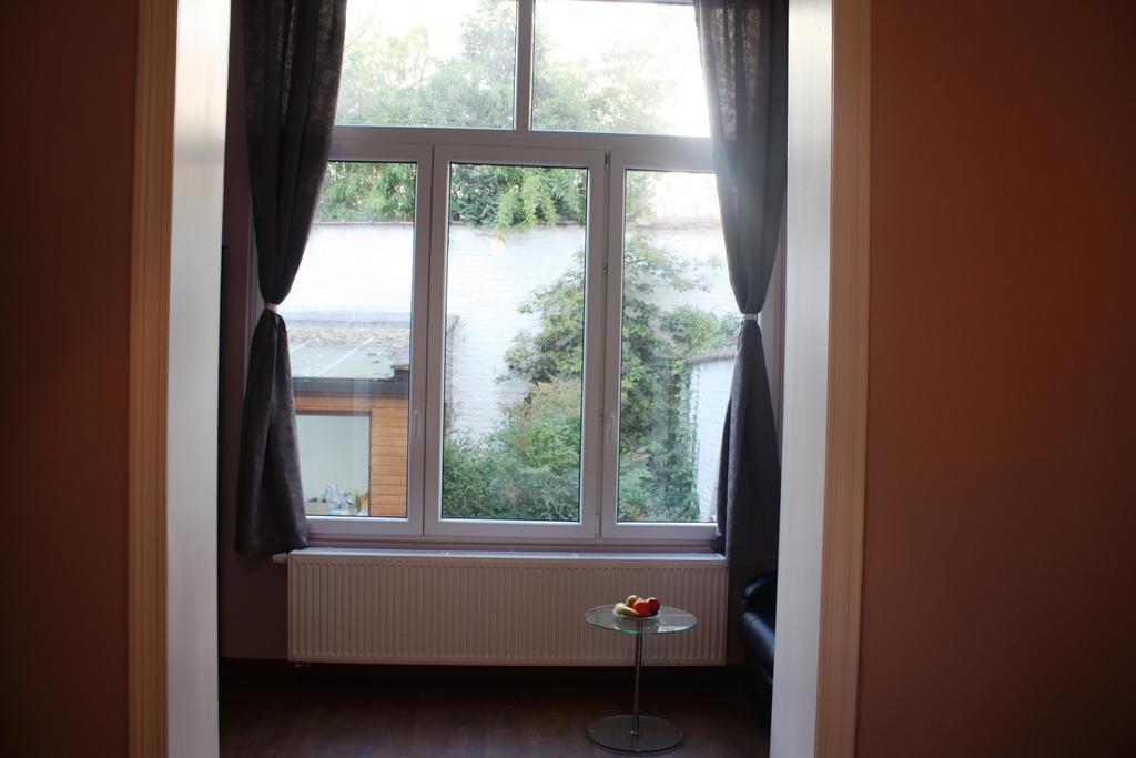 Habitación con cama grande